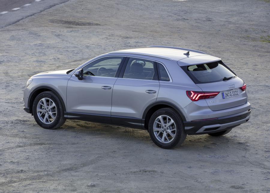  Audi Q3 Advanced 2018 года  (WW) (фото 42 из 46)